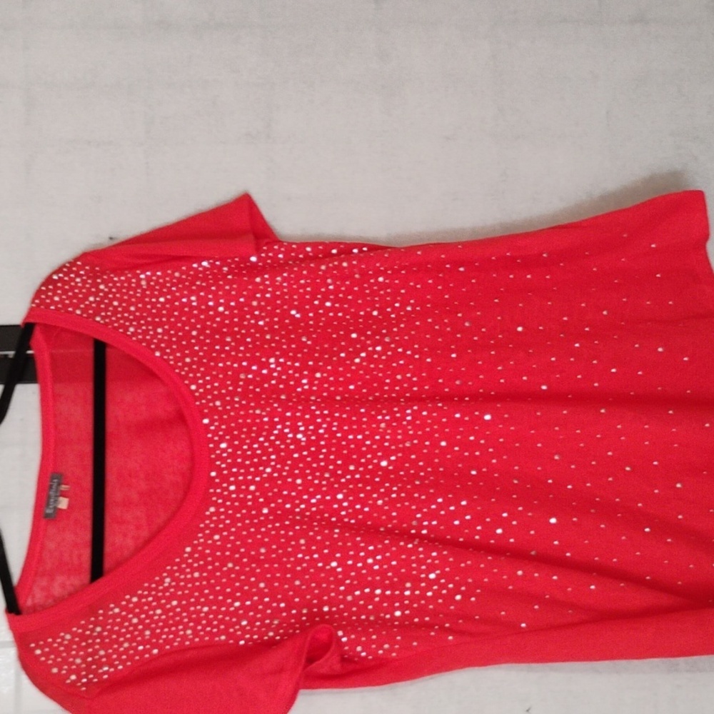 Essentials Red embellished T - Shirt. Size XL-excellent condition Never been wor